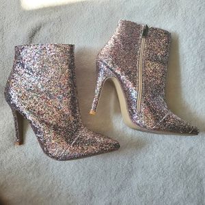 SILVER RAINBOW SPARKLE POINTY TOE STILETTO HEELED BOOTS 🌈